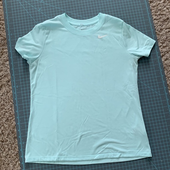 Nike Tee Women’s size Medium Bundle of 2 Dri-Fit Athletic - Picture 3 of 8